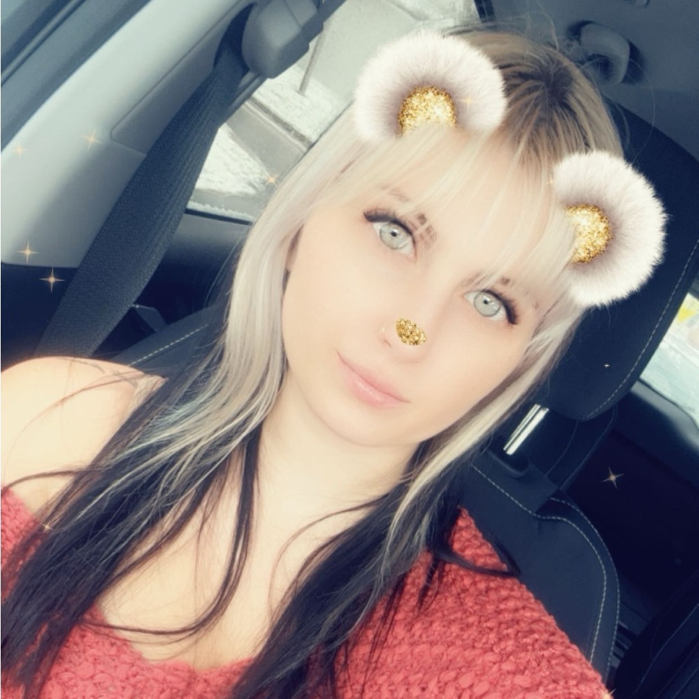 Meet your Posher, Alexis